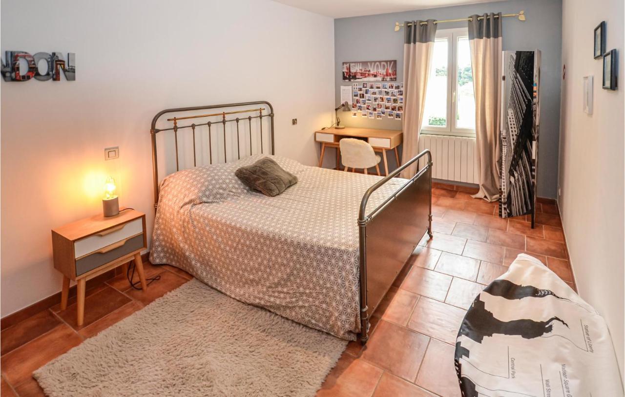 3 Bedroom Awesome Home In Chateuneuf De Gadagne Châteauneuf-de-Gadagne Екстериор снимка