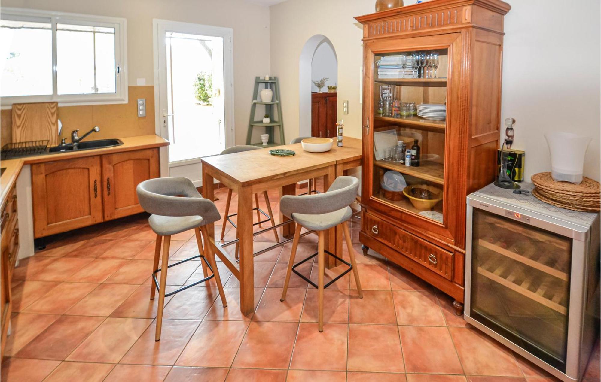 3 Bedroom Awesome Home In Chateuneuf De Gadagne Châteauneuf-de-Gadagne Екстериор снимка