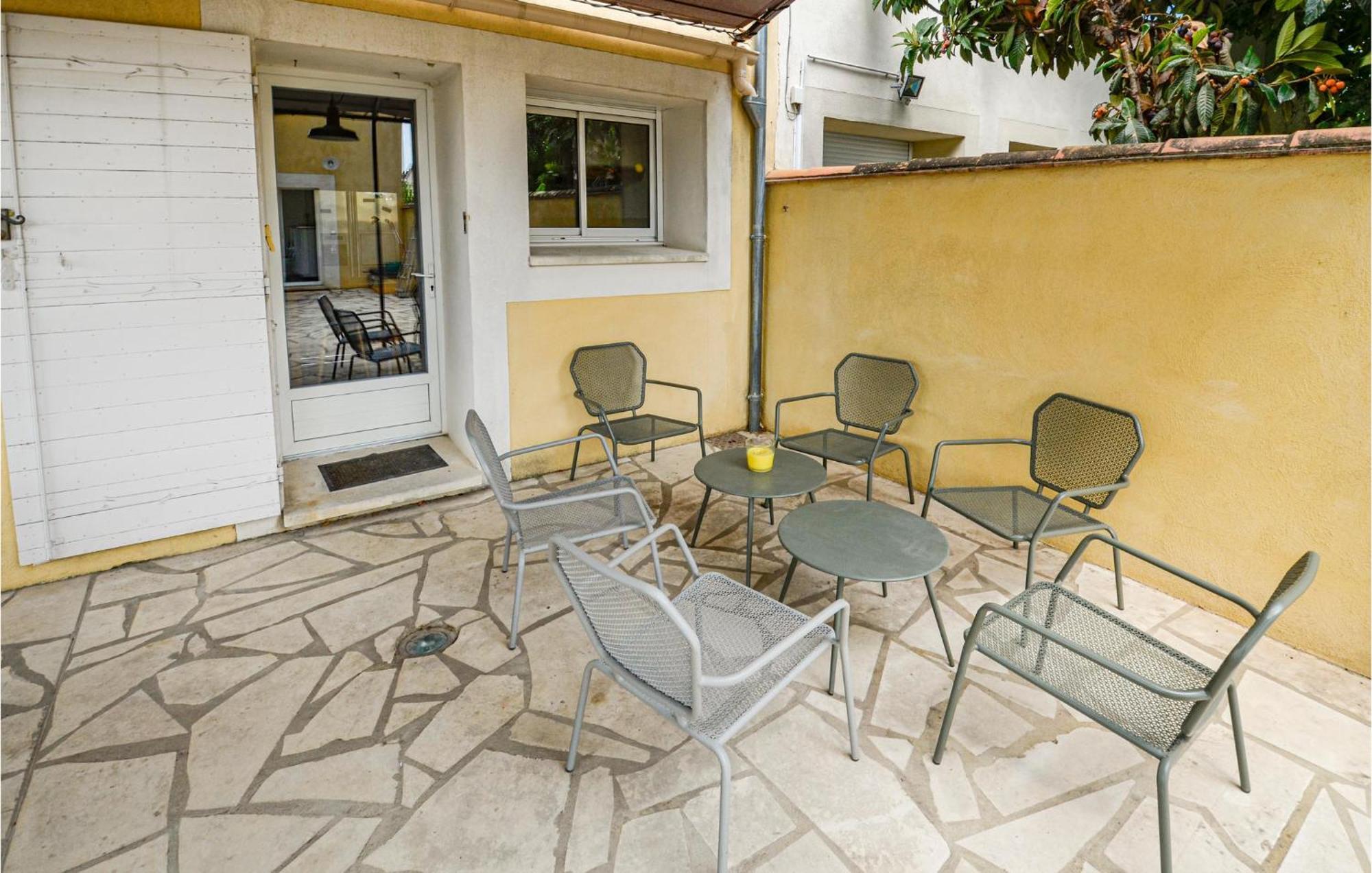 3 Bedroom Awesome Home In Chateuneuf De Gadagne Châteauneuf-de-Gadagne Екстериор снимка