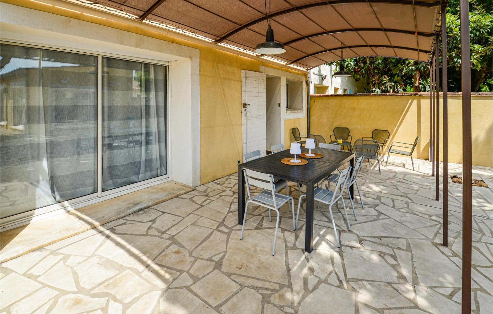 3 Bedroom Awesome Home In Chateuneuf De Gadagne Châteauneuf-de-Gadagne Екстериор снимка